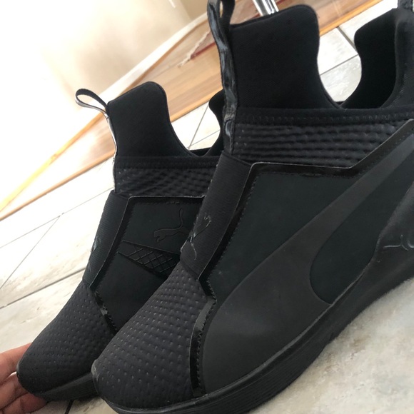 Puma shoes - Picture 2 of 3